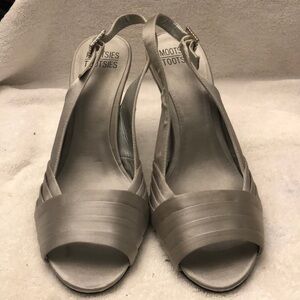 Mootsies Tootsies Silver Heels Rhinestone Buckle